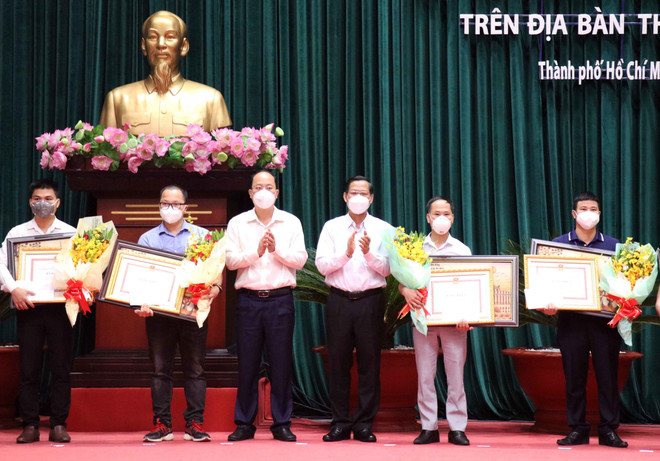 TP.HCM tuyên dương các đoàn hỗ trợ thành phố chống dịch COVID-19 ảnh 2