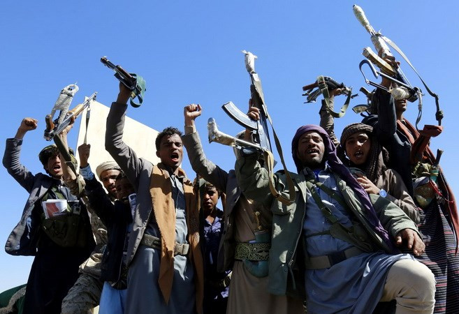 Phiến quân Houthi bắn hạ máy bay liên quân Arab ở miền Bắc Yemen ảnh 1