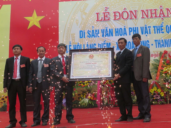 Lễ hội làng Diềm đón nhận Bằng Di sản Văn hóa phi vật thể quốc gia ảnh 1