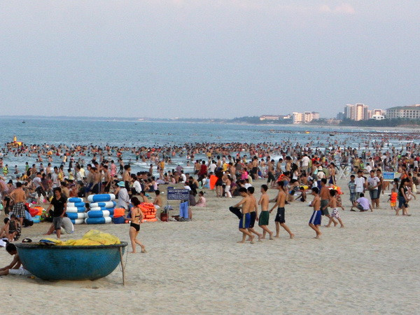 Trung Bộ nắng nóng giảm dần, Bắc Bộ thời tiết mát mẻ ảnh 1