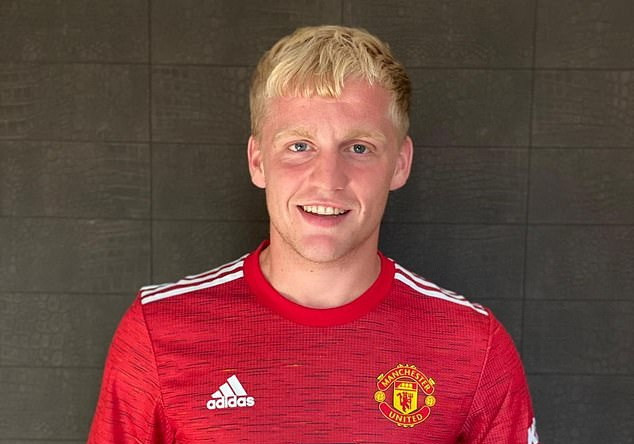 Donny van de Beek chính thức gia nhập Manchester United ảnh 1
