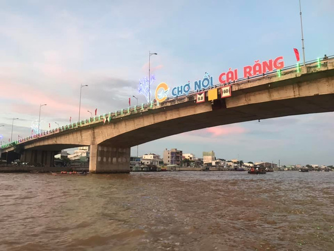 Chợ nổi Cái Răng từ lâu đã là một điểm tham quan du lịch đặc sắc của Cần Thơ. (Ảnh: N.A/Vietnam+) Điểm đến tuyệt vời vào mùa Thu ở châu Á: Điểm tên Sa Pa và Cần Thơ ảnh 2