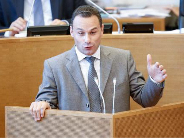 Chủ tịch Nghị viện Wallonie-Bruxelles từ chức vì cáo buộc khỏa thân ảnh 1