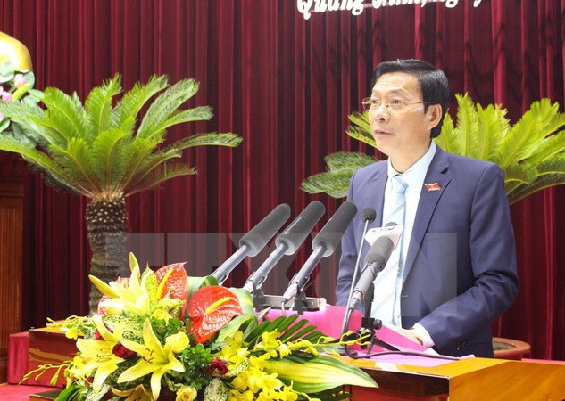 Đình chỉ công tác cán bộ ngủ trong giờ làm việc, gác chân lên bàn ảnh 1