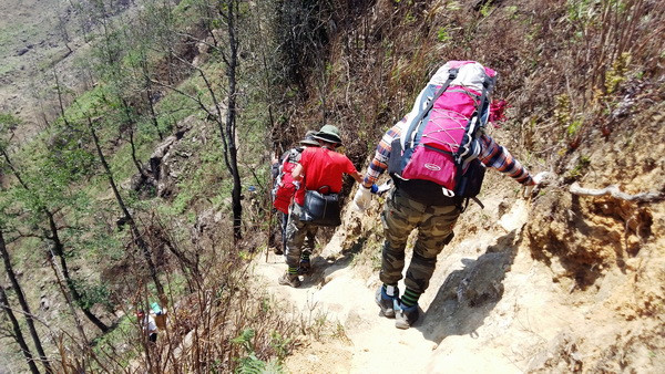 Những "đại dương mây" đẹp ngỡ ngàng trên núi cao Bát Xát ảnh 4