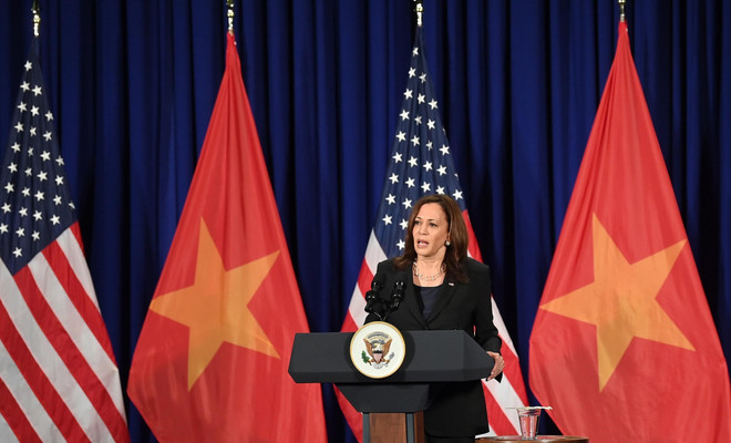 Phó Tổng thống Hoa Kỳ Kamala Harris họp báo nhân chuyến thăm Việt Nam ảnh 1