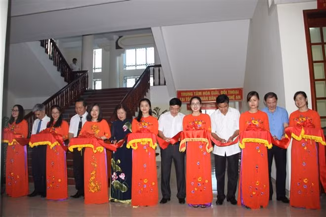 Khai trương 6 Trung tâm hòa giải, đối thoại TAND hai cấp tỉnh Nghệ An ảnh 1