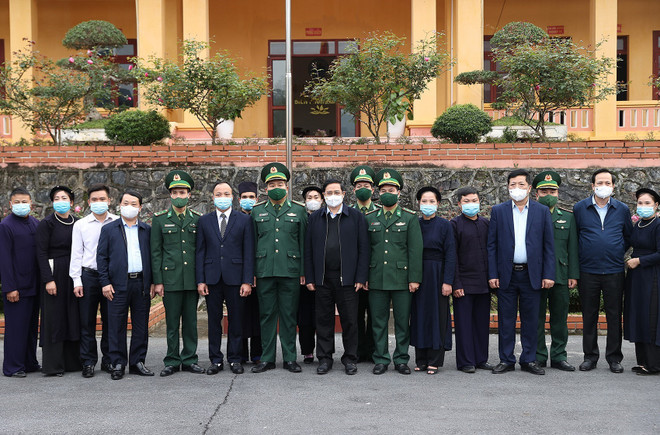 Thủ tướng thăm, làm việc tại huyện Trùng Khánh thuộc tỉnh Cao Bằng ảnh 2