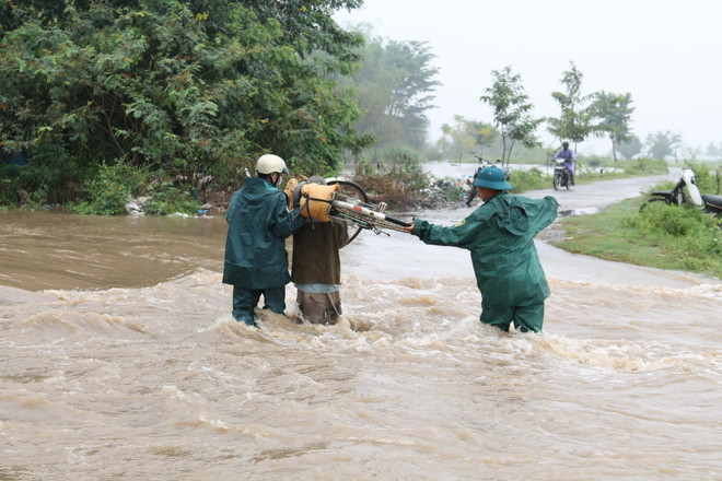 Mưa lớn gây ngập hàng trăm ngôi nhà và thiệt hại nông nghiệp ở Đắk Lắk ảnh 2