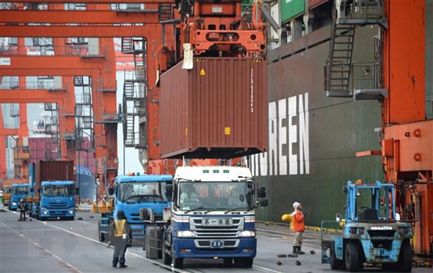 Nhiều chuyên gia Âu-Mỹ dự đoán về nguy cơ suy thoái kinh tế toàn cầu ảnh 1