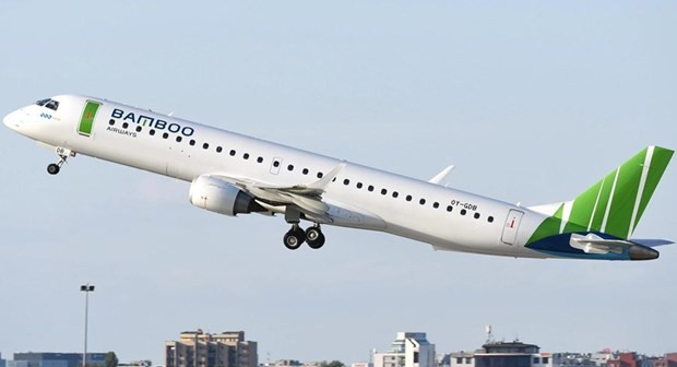 Dòng máy bay Embraer E195 được Bamboo Airways đưa vào khai thác 3 đường bay tới Côn Đảo. (Ảnh: PV/Vietnam+) Máy bay Bamboo Airways dùng để bay thẳng tới Côn Đảo đã về Việt Nam ảnh 1
