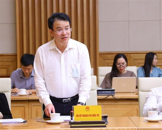 Thứ trưởng Bộ Kế hoạch và Đầu tư Trần Quốc Phương phát biểu. (Ảnh: Văn Điệp/TTXVN) Tháo gỡ khó khăn, đẩy mạnh giải ngân vốn đầu tư công năm 2022 ảnh 2