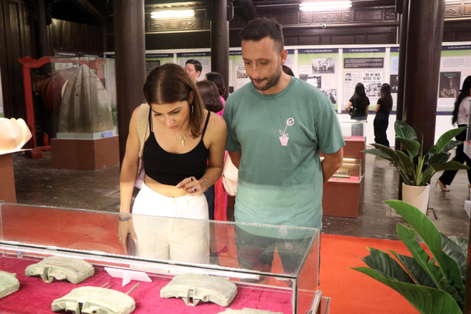 Huế trưng bày triển lãm Phản đối chiến tranh phi nghĩa của Mỹ ở VN ảnh 2