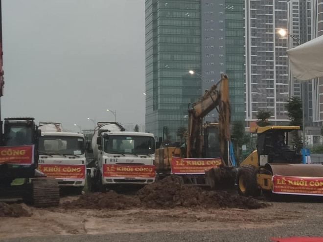 Khởi công cầu vượt nút giao đường Hoàng Quốc Việt-Nguyễn Văn Huyên ảnh 1