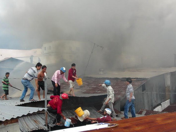 Cháy lớn, thiêu rụi 11 căn nhà ở thành phố Long Xuyên ảnh 1