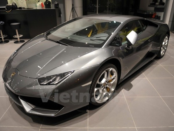Siêu xe Aventador của Lamborghini có mức giá trên 26 tỷ đồng ảnh 2
