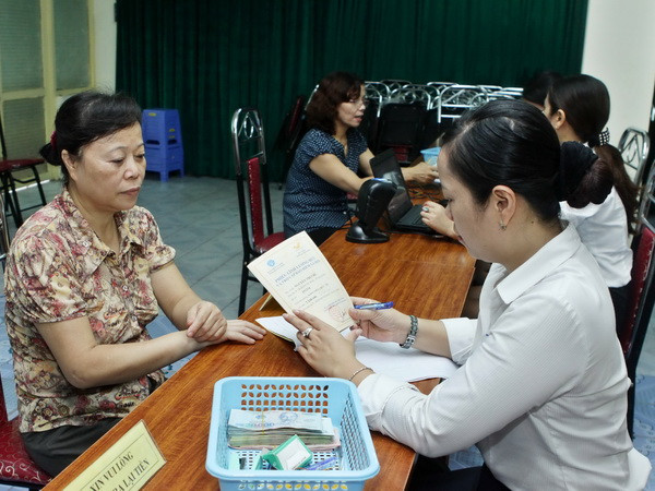 Quy định về nghỉ hưu ở tuổi cao hơn đối với cán bộ, công chức ảnh 1