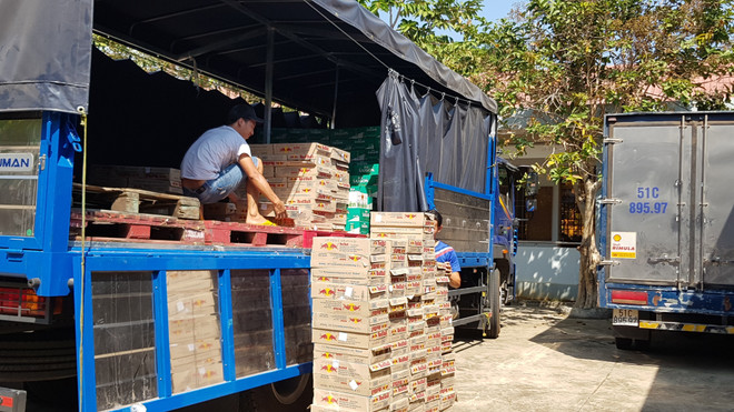 Bình Phước: Thu giữ hàng ngàn lon nước ngọt bò húc không rõ nguồn gốc ảnh 1