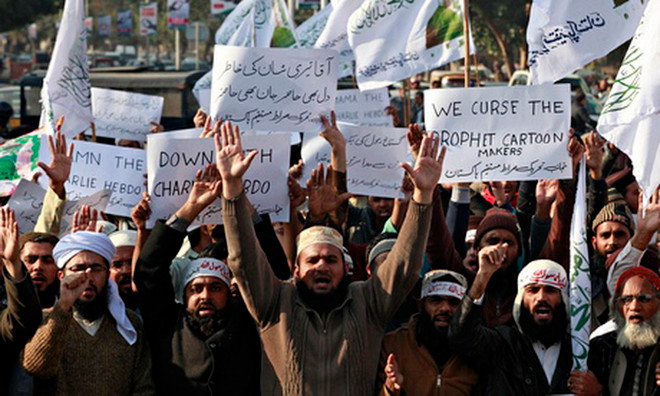Biểu tình bạo lực tại Pakistan phản đối tạp chí Charlie Hebdo ảnh 1