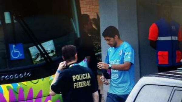 Luis Suarez nhận án cực nặng, chính thức chia tay World Cup ảnh 3