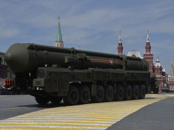 Nga đặt mục tiêu thay thế thiết bị quân sự nhập khẩu từ Ukraine ảnh 1