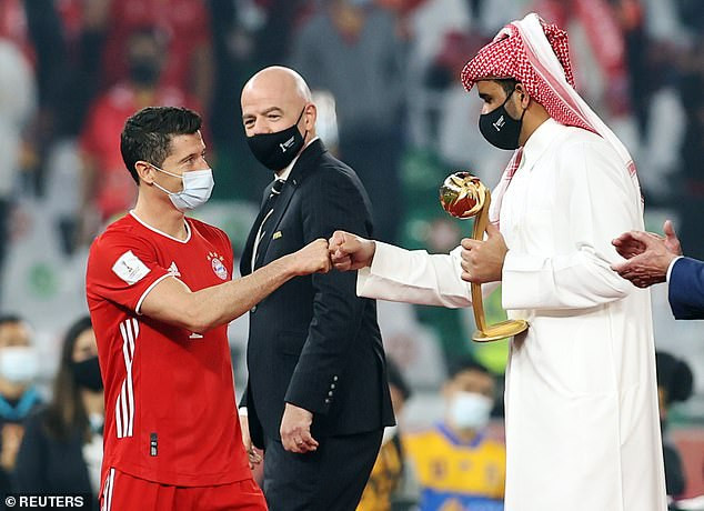 Lewandowski giành giải Cầu thủ hay nhất giải đấu. (Nguồn: Reuters) Đánh bại Tigres UANL, Bayern Munich hoàn tất 'cú ăn 6' vĩ đại ảnh 3