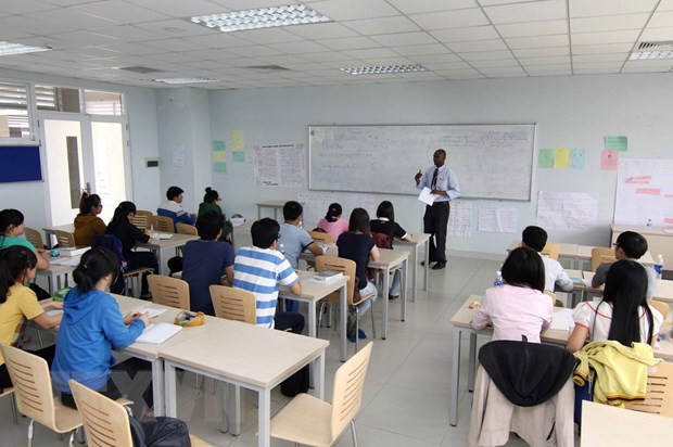 Một gờ học Ngoại ngữ của sinh viên. (Nguồn: TTXVN) Tăng học phí Đại học - cần có cách làm, lộ trình phù hợp ảnh 2