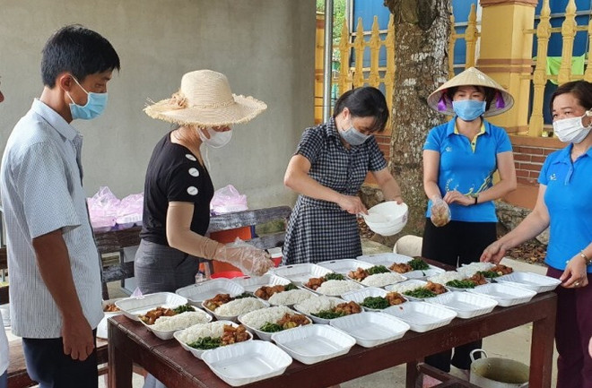 Thanh Hóa: Những bữa cơm ấm lòng người trong khu cách ly ảnh 1