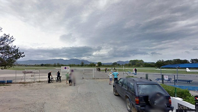 Nhập viện vì hành động khác người khi chơi trò dội nước đá ảnh 2