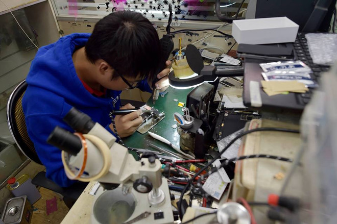 Nở rộ dịch vụ chuyên nâng cấp bộ nhớ trong cho điện thoại iPhone ảnh 1