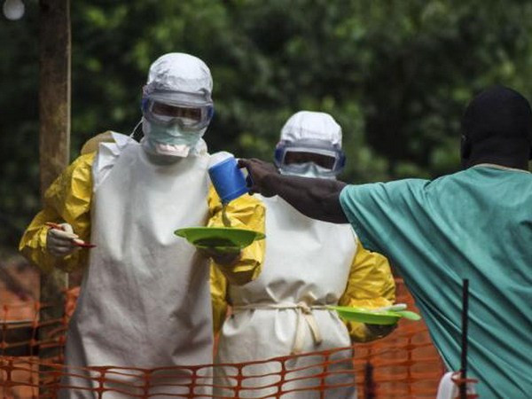 Tây Ban Nha tiếp nhận bệnh nhân nhiễm virus Ebola đầu tiên ảnh 1