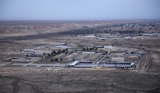 Tổng thống Trump theo dõi diễn biến vụ căn cứ tại Iraq bị tấn công ảnh 1