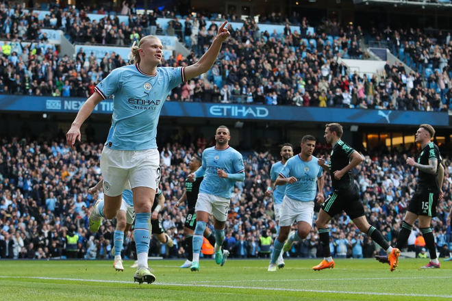 Haaland lại tỏa sáng để giúp Man City giành chiến thắng. (Nguồn: Getty Images) Premier League: Manchester City chỉ còn kém Arsenal 3 điểm ảnh 1