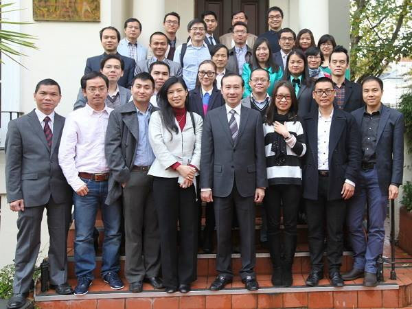 Trí thức kiều bào Anh mong muốn góp phần xây dựng đất nước ảnh 1