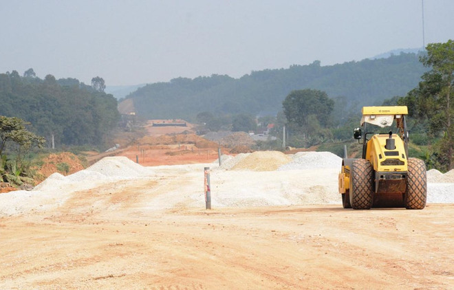 Hàng loạt dự án Cao tốc Bắc-Nam vẫn vướng mặt bằng, thi công ‘xôi đỗ’ ảnh 1