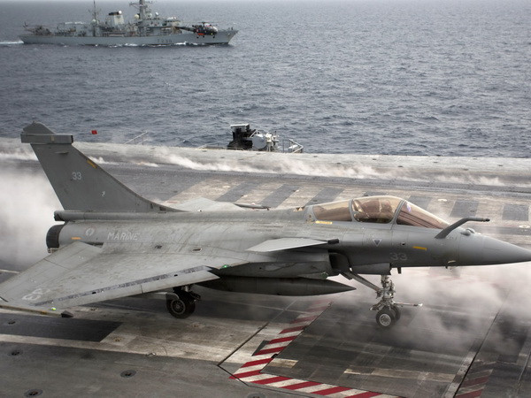 Pháp đưa tàu sân bay tới vùng Vịnh để chống các phần tử IS ảnh 1