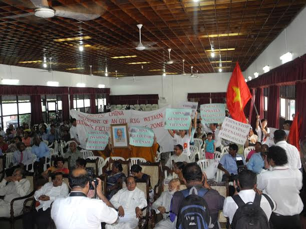 Quang cảnh cuộc míttinh. (Ảnh do Đại sứ quán Việt Nam tại Sri Lanka cung cấp) Người Việt ở Sri Lanka, Thụy Sĩ lên án hành động của Trung Quốc ảnh 1