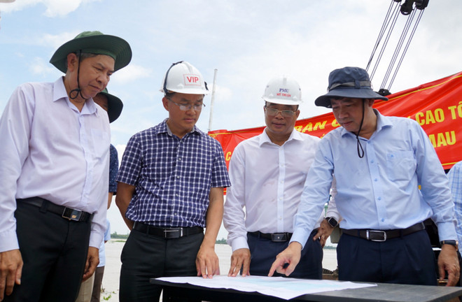 Đồng Tháp: Bàn giao mỏ cát để thi công Cao tốc Cần Thơ-Cà Mau ảnh 2