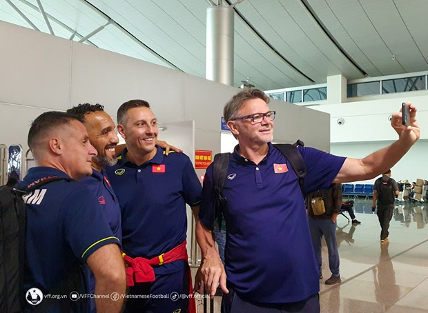 U22 Việt Nam lên đường sang Campuchia tham dự SEA Games 32 ảnh 2