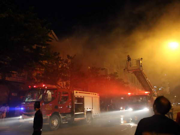 Tây Ninh: Cháy lớn thiêu rụi 20 kiốt chợ biên giới Hòa Bình ảnh 1