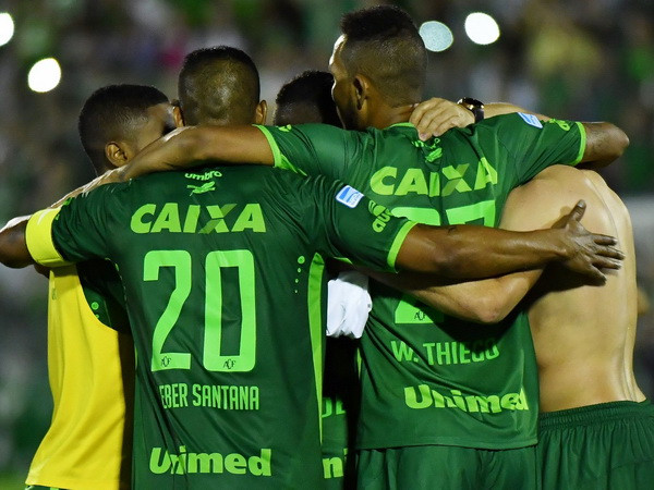 Các cầu thủ của đội bóng Chapecoense Real. (Nguồn: Getty Images) Thông tin mới nhất về vụ máy bay chở cầu thủ rơi ở Colombia ảnh 1