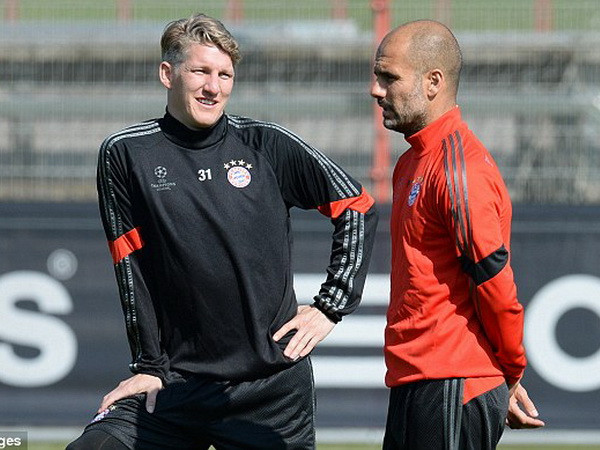 HLV Pep Guardiola tiết lộ lý do Schweinsteiger chuyển tới M.U ảnh 1