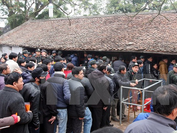 Nam Định cấm hoạt động đóng ấn thu tiền ở nội cung đền Bảo Lộc ảnh 1