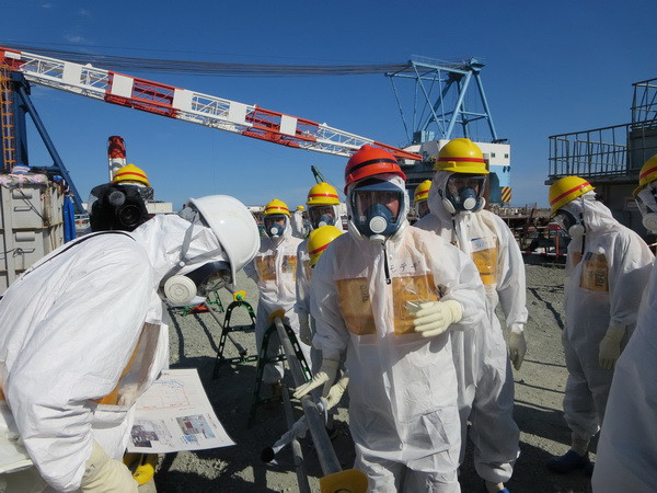 Đo được chỉ số phóng xạ cao tại nhà máy điện Fukushima. (Nguồn: AFP/Getty Images) TEPCO “bắt bệnh” vụ rò rỉ nước nhiễm xạ tại Fukushima 1 ảnh 1