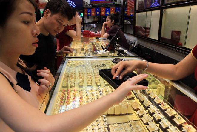Giới đầu cơ “thờ ơ” với chênh lệch giá vàng trong nước và thế giới ảnh 1