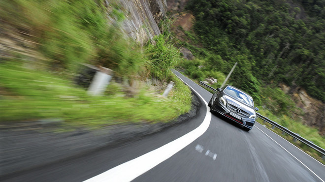 Bỏ túi những kinh nghiệm khi lái xe ôtô đi lễ, du Xuân dịp đầu năm ảnh 2