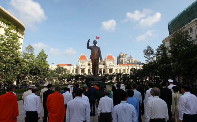 Thành phố Hồ Chí Minh dâng hương tưởng niệm Chủ tịch Hồ Chí Minh ảnh 6