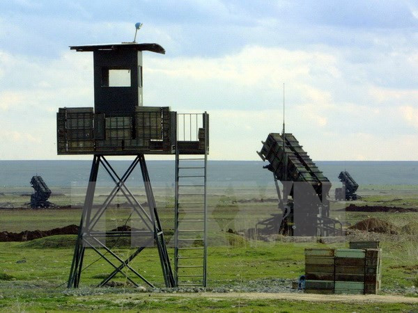 Ảnh minh họa. (Nguồn: AFP/TTXVN) TNK triển khai thêm hệ thống phòng không trên biên giới với Syria ảnh 1