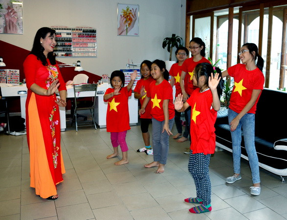 Những "bóng hồng" Việt tại Séc hội nhập sâu, hướng về đất nước ảnh 2