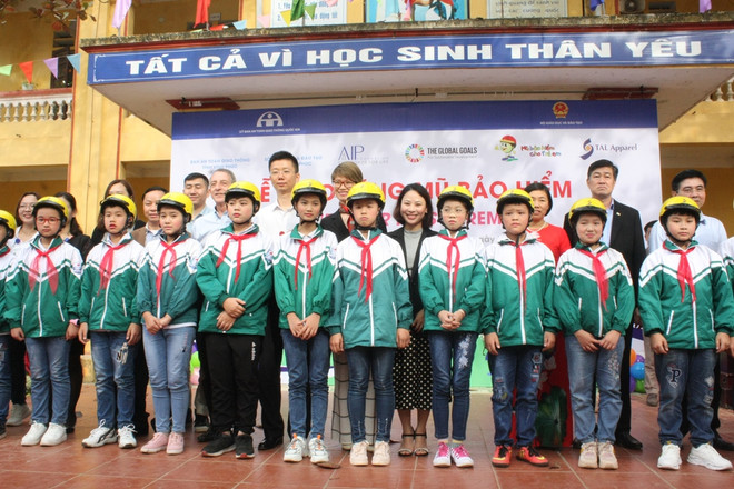 Tỷ lệ đội mũ bảo hiểm đạt chuẩn ở trẻ em đã tăng lên nhiều lần ảnh 1